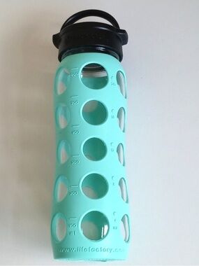 Aqua Life Factory Glass Water Bottle w/ Lid & Blue Silicone Sleeve 20oz BPA Free